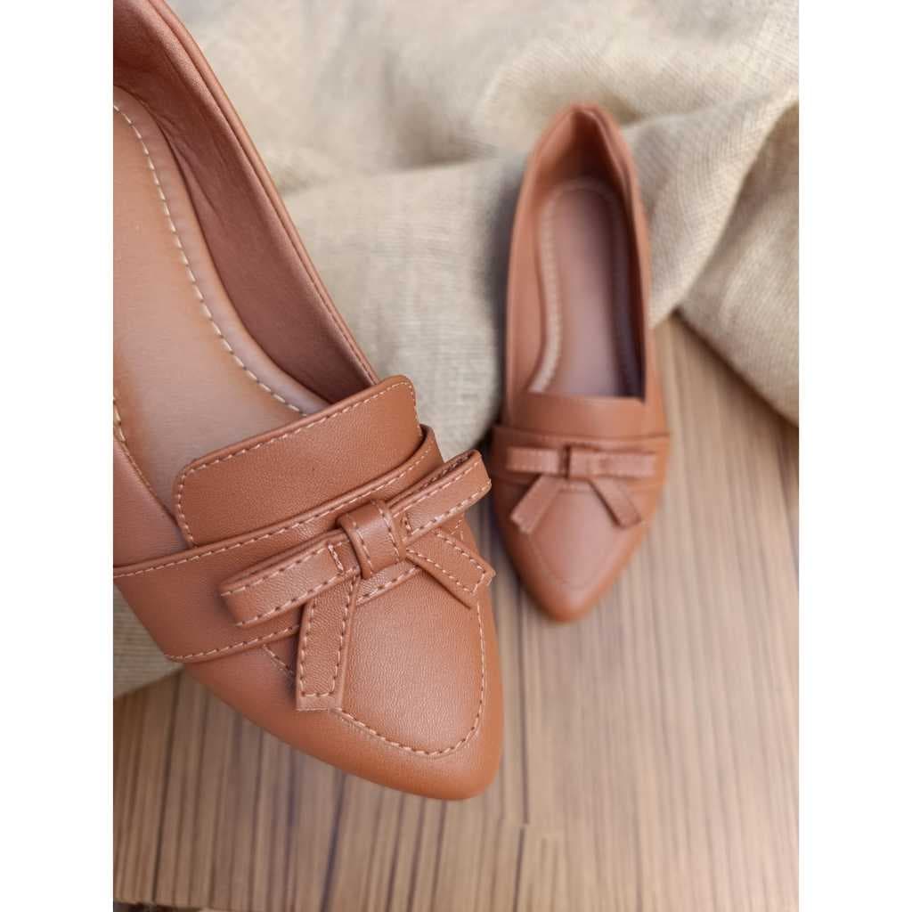 Sapatilha Mocassim Feminina Bico Fino Caramelo – Elegante e Confortável