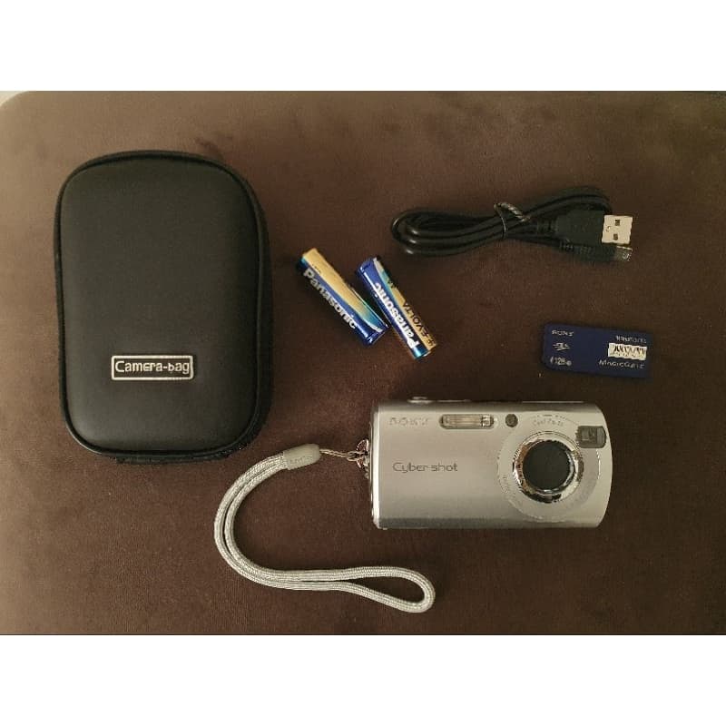Câmera Sony Cyber-shot DSC-S40 - Vintage e Colecionável