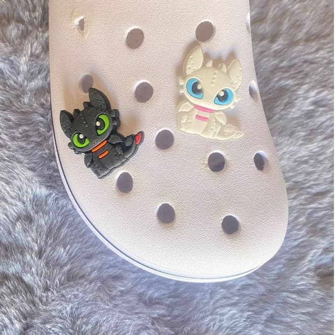 Par ou Unidade  Pins/Bottons Emborrachados Para Babuche - Fúria da Luz e Fúria Da Noite