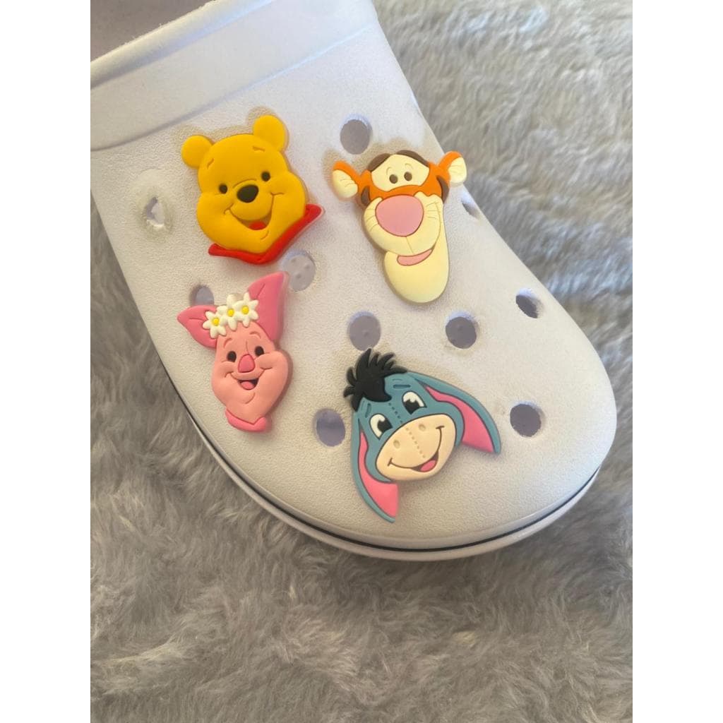 Kit 1 a 4  Peças Pins/Bottons Emborrachados Para Babuche - Ursinho pooh
