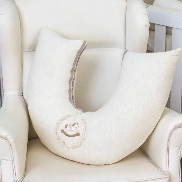 Almofada Amamentação Cavalinho Bege Linho Menino Luxo 100% Algodão Grande com Zíper Bordado
