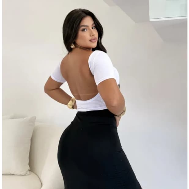 Cropped Costa Nua Tecido Duplo Suplex Baby Tee Manga Curta