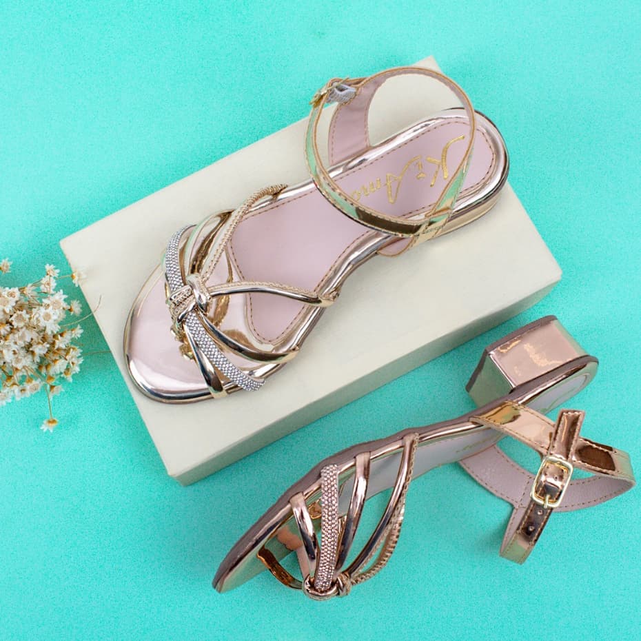 Sandália Feminina Infantil Saltinho Baixo Fivela Delicada Confortável Juvenil Brilho Strass Promoção