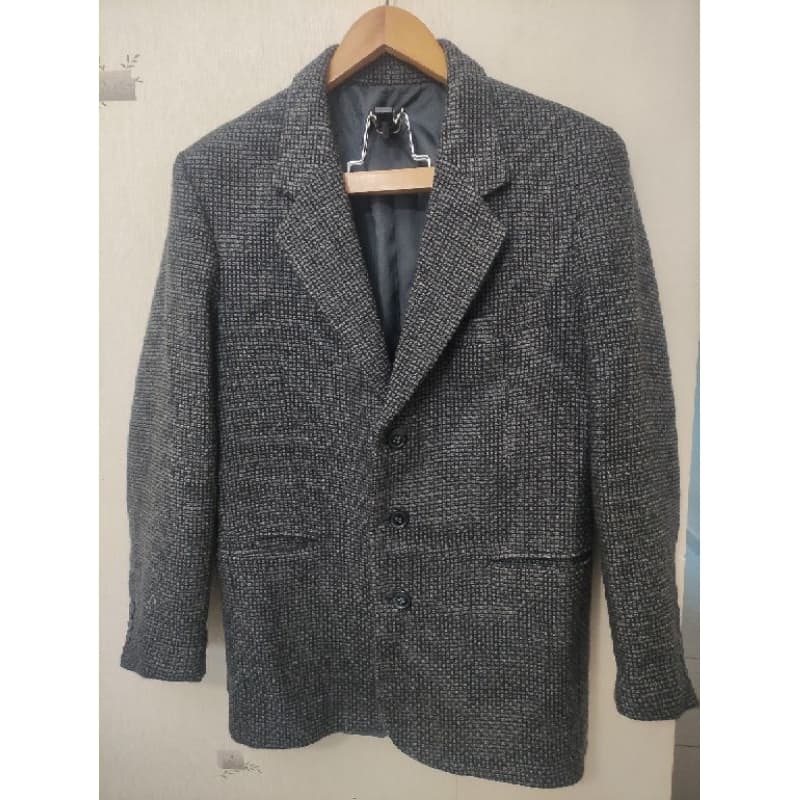 GARBO BLAZER lã Tam 48M 200,00altura 74vm
ombro 46cm
altura manga 60cm
largura 55cm
veste melhor 46