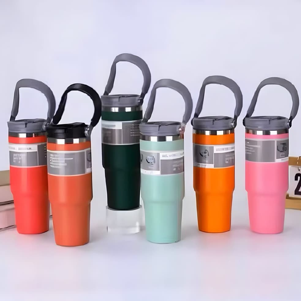 Copo Térmico Aço Inox com canudo. parede dupla a vácuo quente e frio 900ml