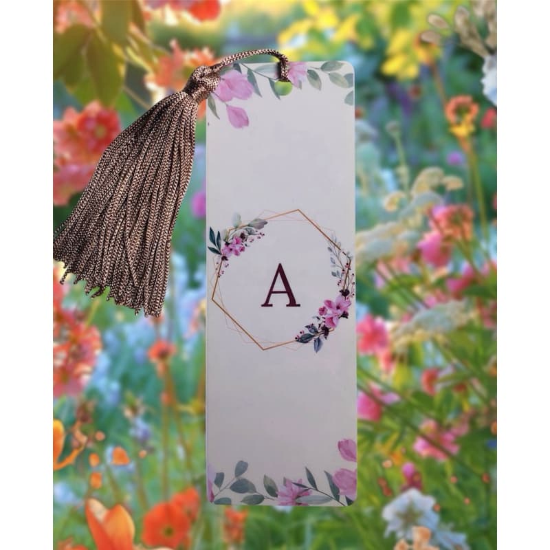 MARCADOR DE LIVROS PLASTIFICADO  COM A LETRA DO SEU NOME MARCA PÁGINA MODELO FLORES