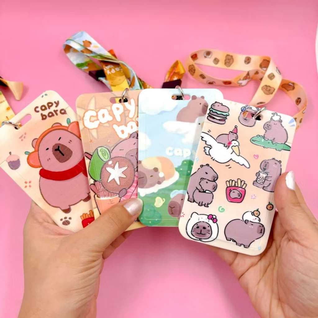 Porta-Cartão de Pescoço Capivara – Funcionalidade e Elegância para o Uso Diário