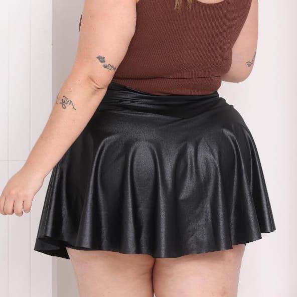 Short Saia Plus Size  Couro Fake Cirrê com Elastano Cintura Alta Festa/Balada