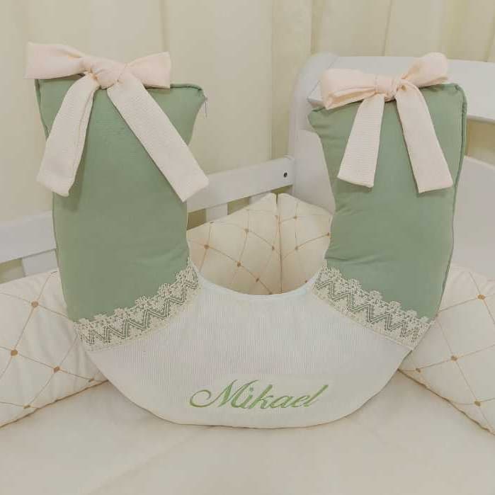 ALMOFADA DE AMAMENTAÇÃO PALHA COM VERDE CHÁ E GRIPIER PERSONALIZO O NOME DO SEU BEBÊ LUXO DELICADA