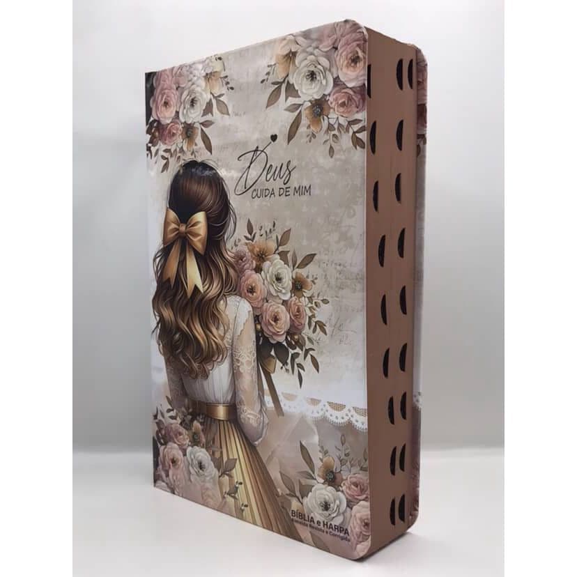 Bíblia Sagrada Tamanho Grande com Harpa Palavras de Jesus em Vermelho Capa Dura Menina Dourada