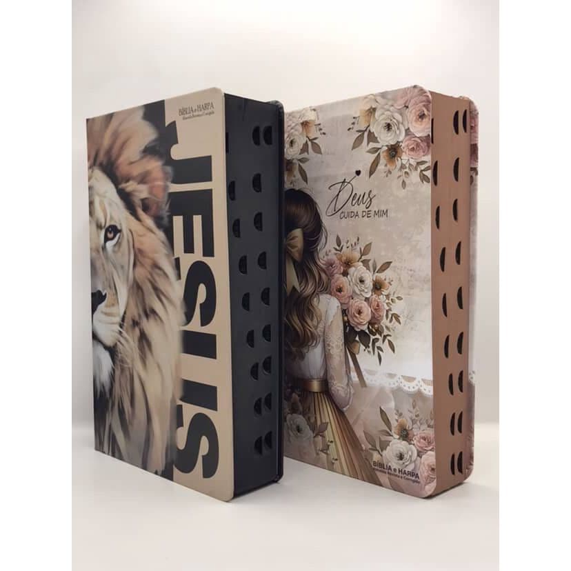 Kit 2 Bíblias  Sagrada Tamanho Grande Capa Dura Com Harpa Palavras de Jesus em Vermelho (Kit 61)