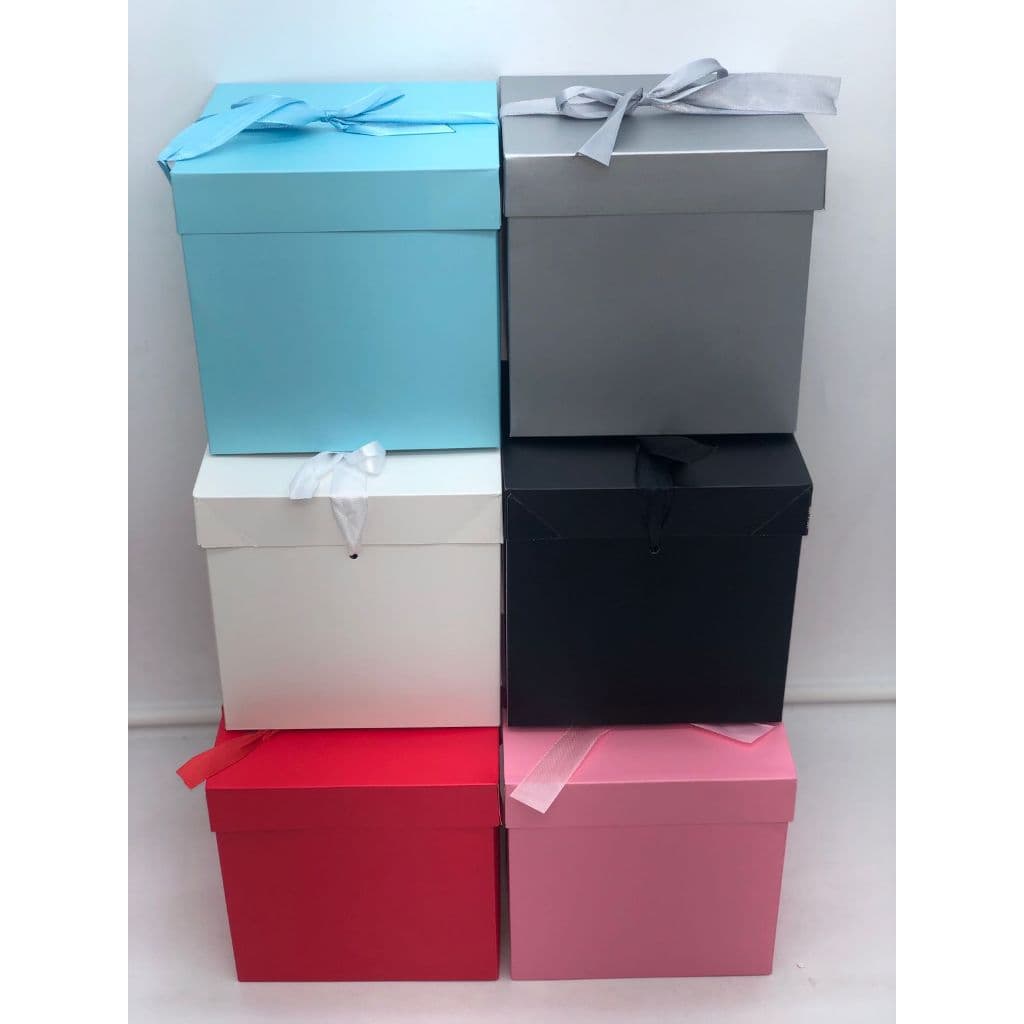 Caixa Presente Lisa com Laço – Cores Sortidas – Tamanhos Pequeno e Grande