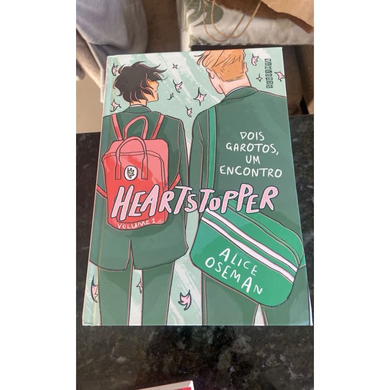 LIVRO-HEARTSTOPPER-VOLUME1