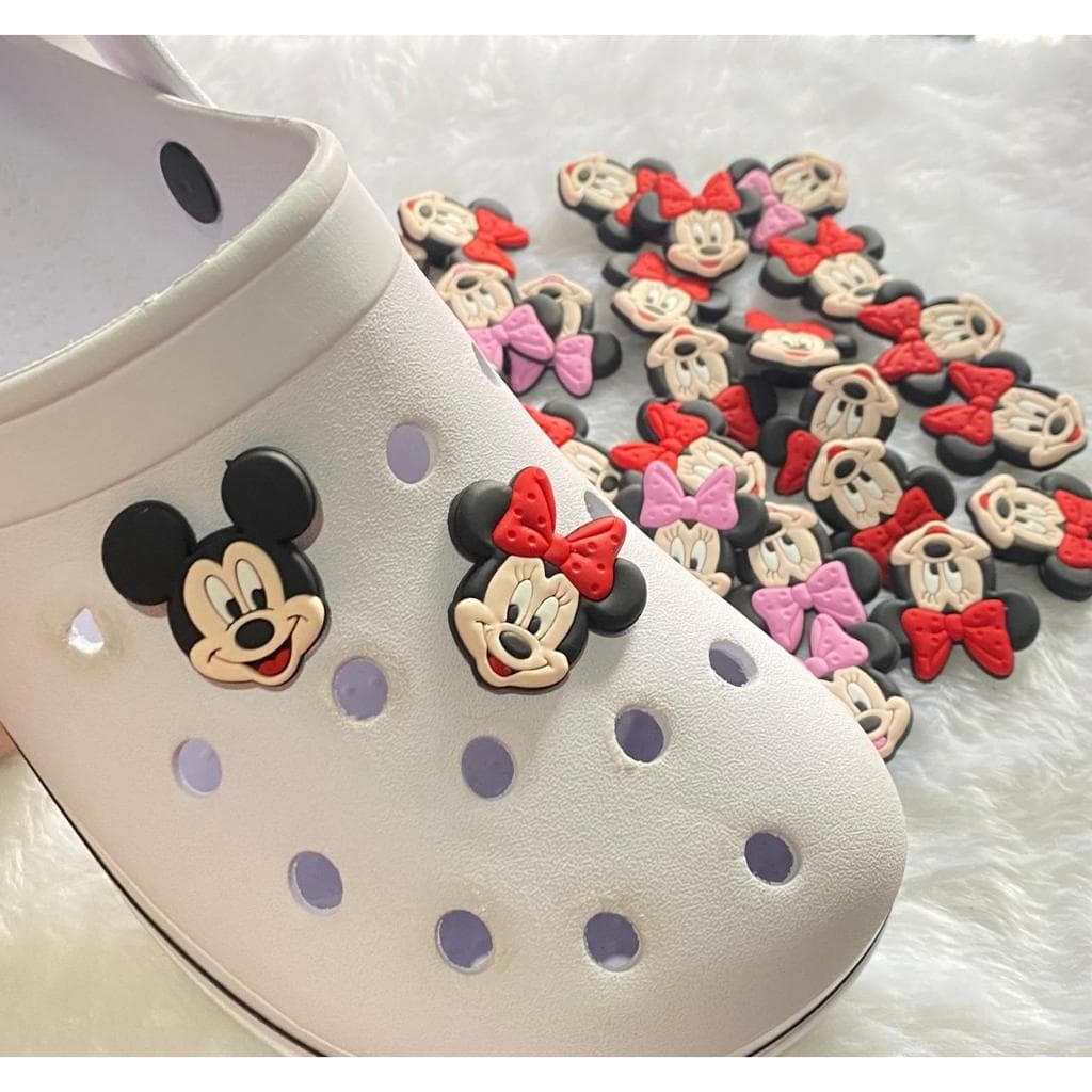 02 Pins/Bottons Emborrachados Para Babuche - Turma do Mickey