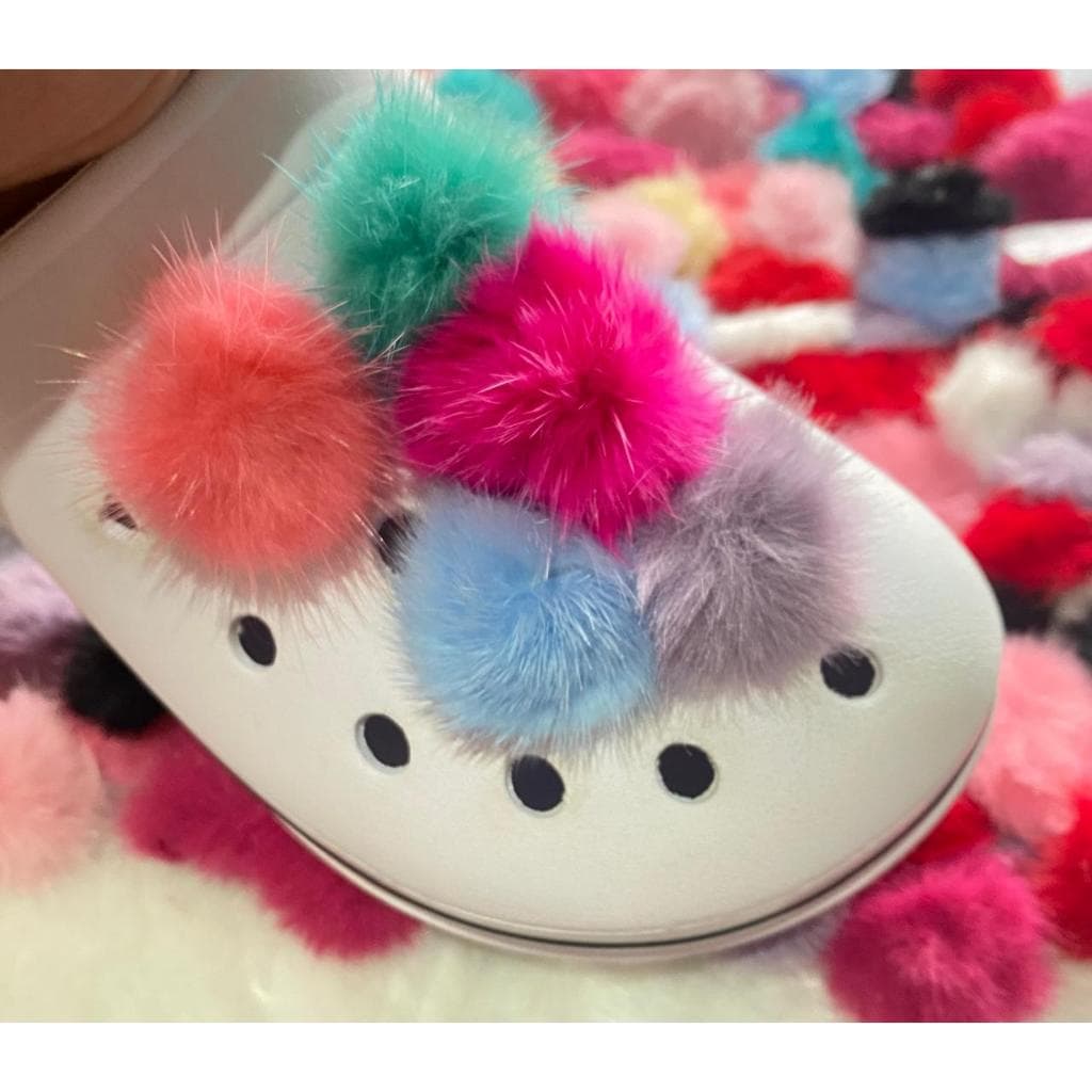Par (2 Unidades) Pompom Pelinho Delicado Enfeite Para Babuche - Varias Cores