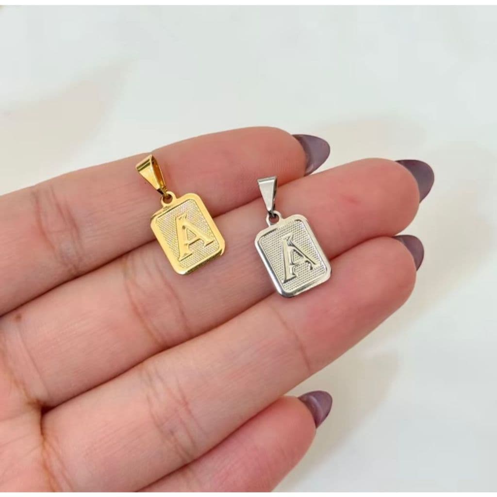 Pingente de Letra Inicial Prata e Dourado Personalize seu Estilo