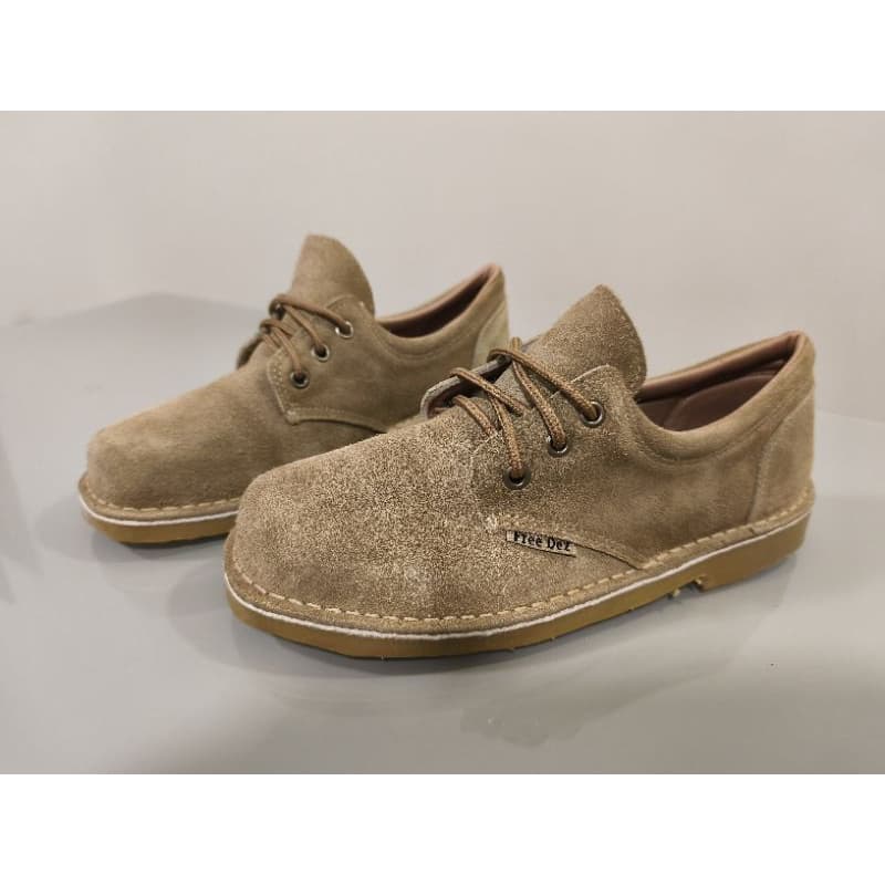 SAPATO URUGUAIO CAMURÇA SOLADO CREPE - FREE DEZ