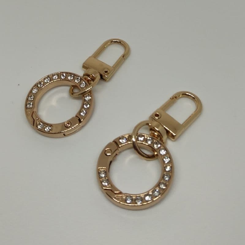 Argola Articulada Com Strass Com Fecho Mosquetão