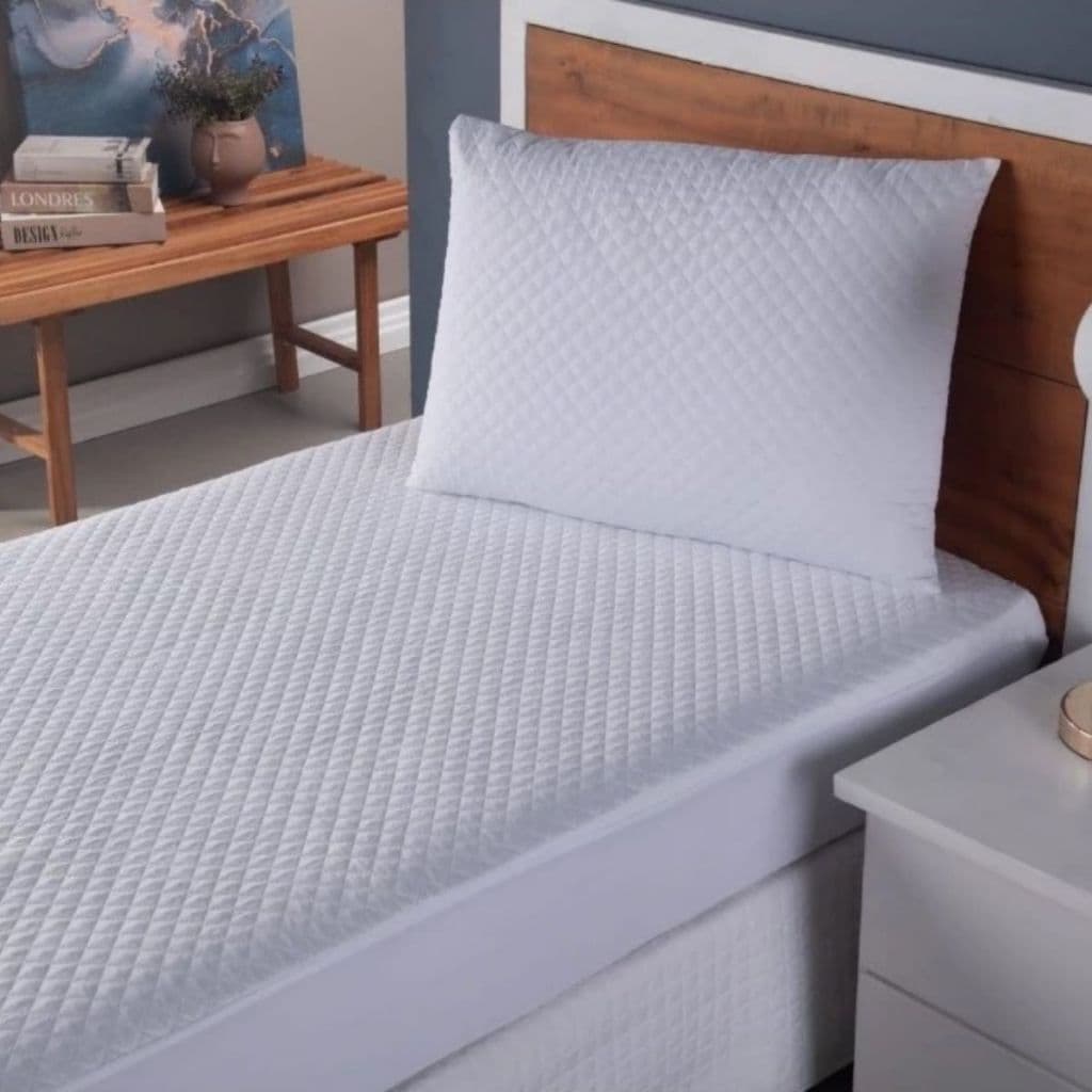 Kit protetor de colchão + Capa porta travesseiro de Solteiro Impermeável matelado c\ elástico toda a volta- OFERTA