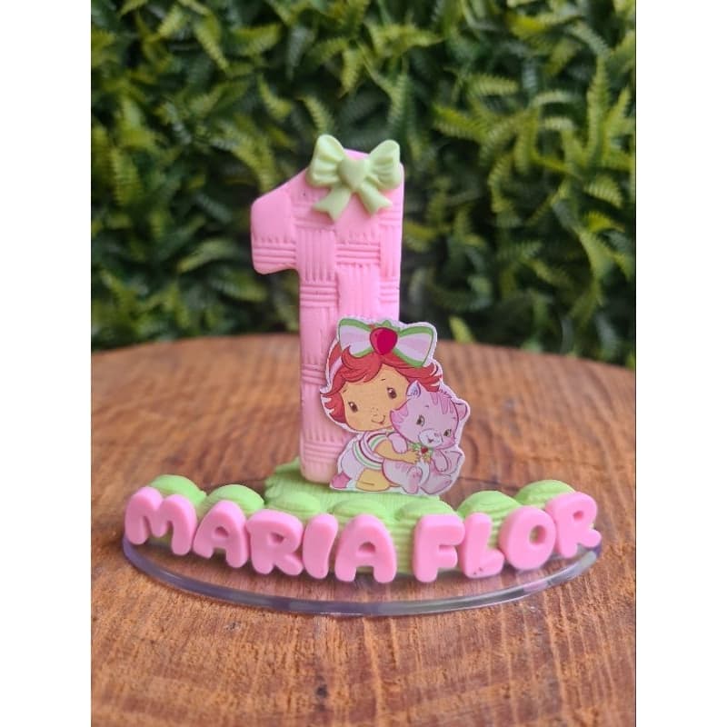 VELA PERSONALIZADA EM BISCUIT, MORANGUINHO BABY ROSA, COM NOME E PAVIO