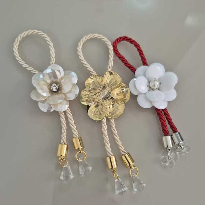 Pingente e Cordão com Flor para Difusor | Enfeite Decorativo Aromatizador