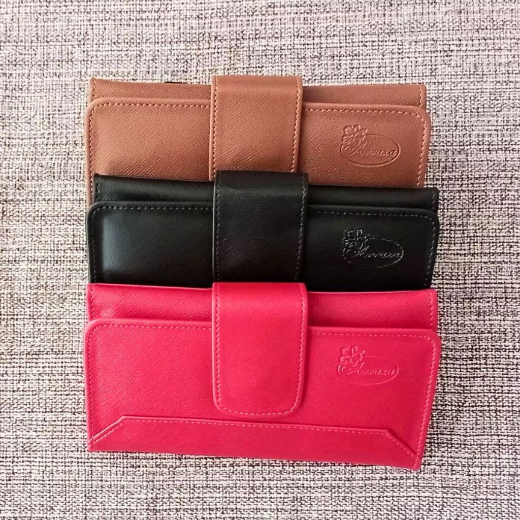 Carteira Longa Feminina com várias repartições/ Couro Sintético/ Elegância e sofisticação