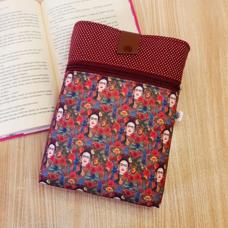 Case De Livros Estampas Variadas