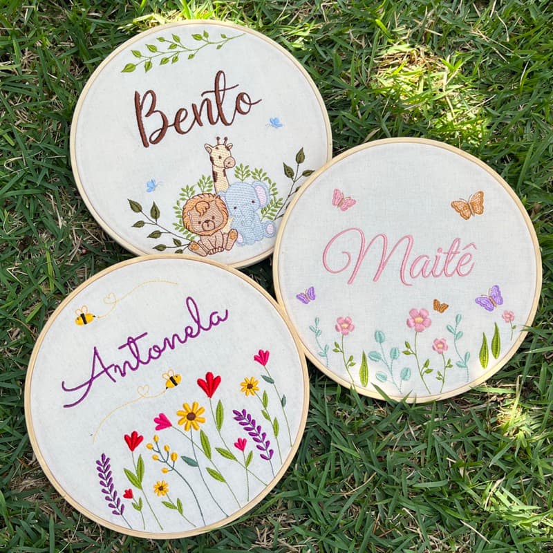 Porta maternidade bordado com nome personalizado menina borboleta flores arco-íris jardim menino safari decoraçao