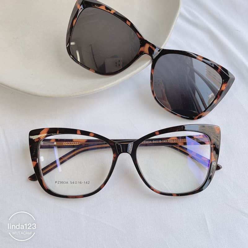 Armação De Óculos Clipon 2 EM 1 Gatinho Feminino/ lente escuro 3D Polarizado/ COM ESTOJO É FLANELA 993A