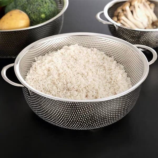 Escorredor Peneira Multiuso Inox Com Alça Tailandês Para Macarrão Legumes Frutas Arroz