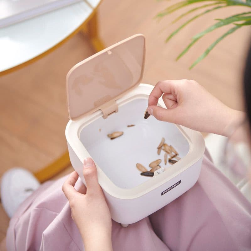 Mini Lixeira Quadrada com Tampa Touch – Estampa Madeira, Ideal para Escritório e Mesa 10,5x17x17cm - DT24572