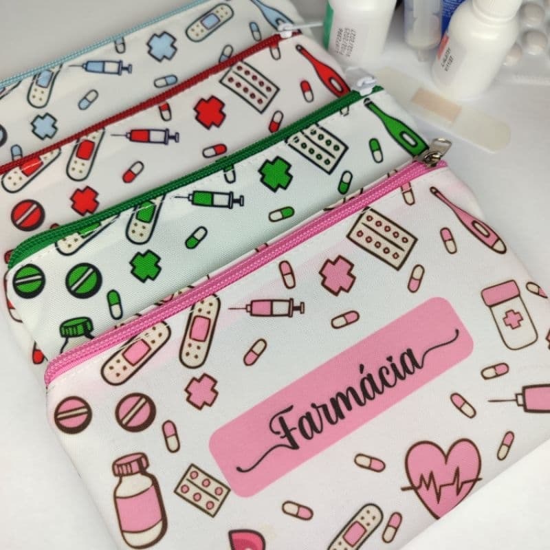Nécessaire Porta medicamento com o nome farmácia.