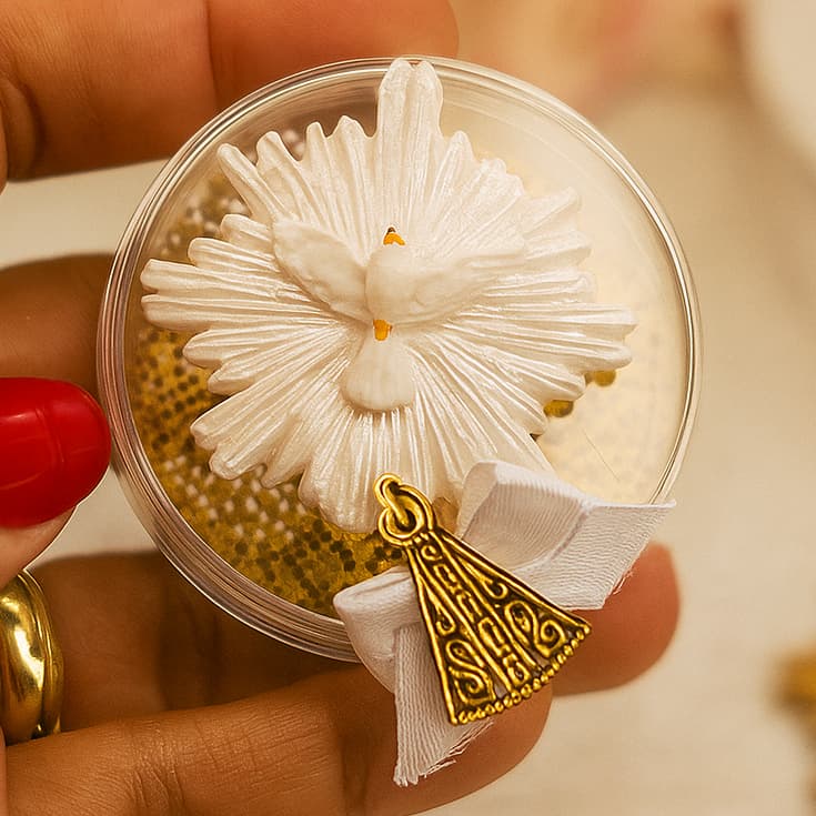 Lembrancinhas para montar 10 latinha + 10 mini terço + 10 tela +10 aplique batismo