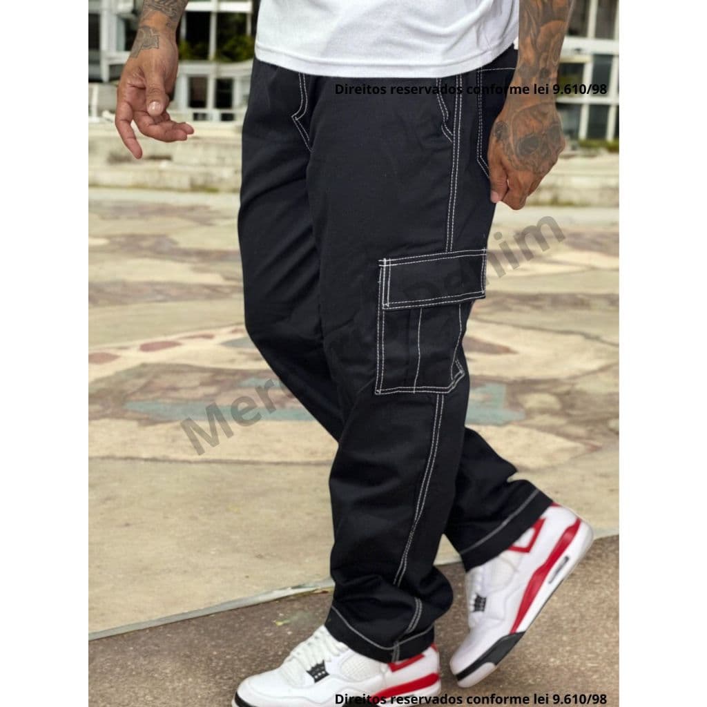 Calça Cargo Black Contraste Bolsos Laterais Elástico No Cos Preta Costura Branca Skatista Street