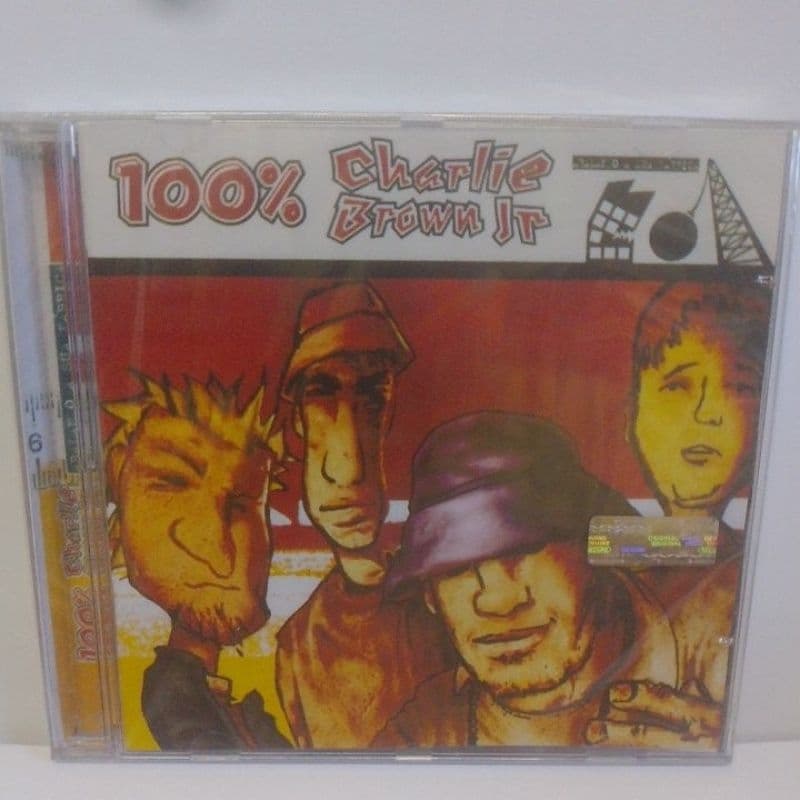 cd Charlie Brown Jr 100% novo lacrado observação o cd e replica do original