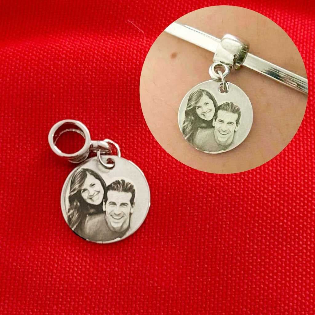 Berloque Medalha com Foto Personalizado 15mm Banhado Prata 925 p/ Braceletes e Pulseiras Presente Mimo Dia