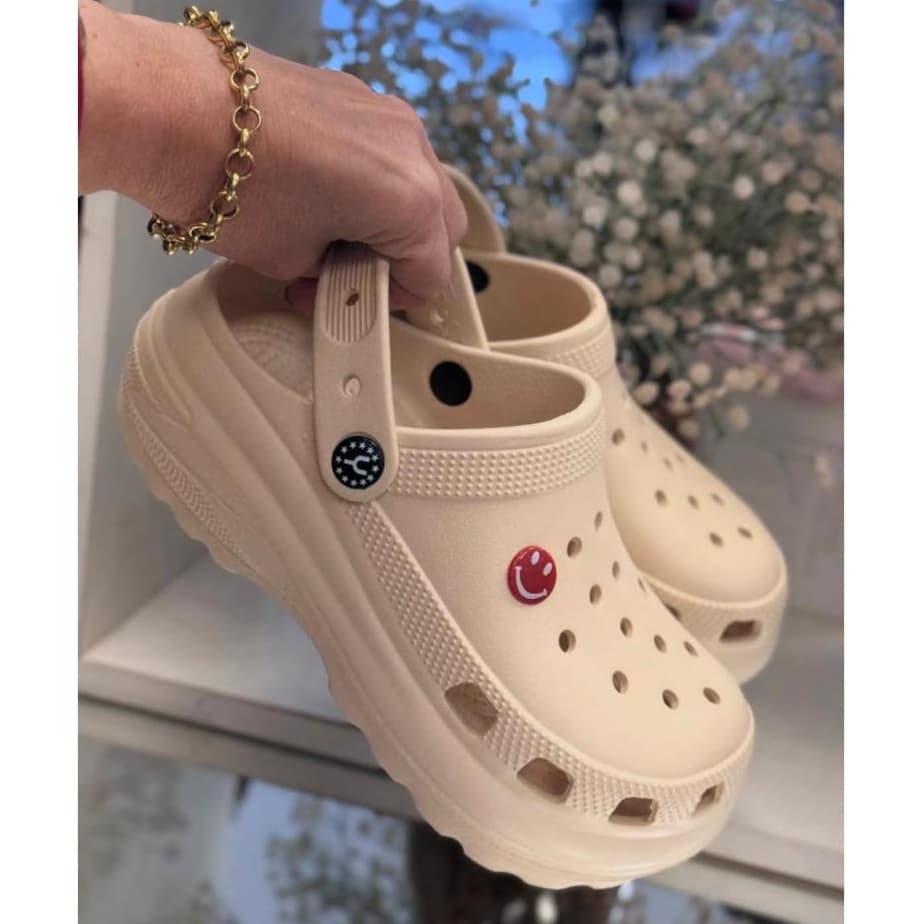 Babuche Plataforma Alta Yvate Nuvem Pins Botons Macio