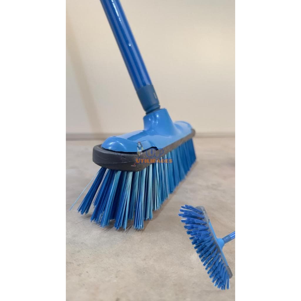 Vassoura esfregão plus com cerdas duras - opção de compra com cabo madeira 1,2 mts ou sem cabo(envio de cores aleatório)