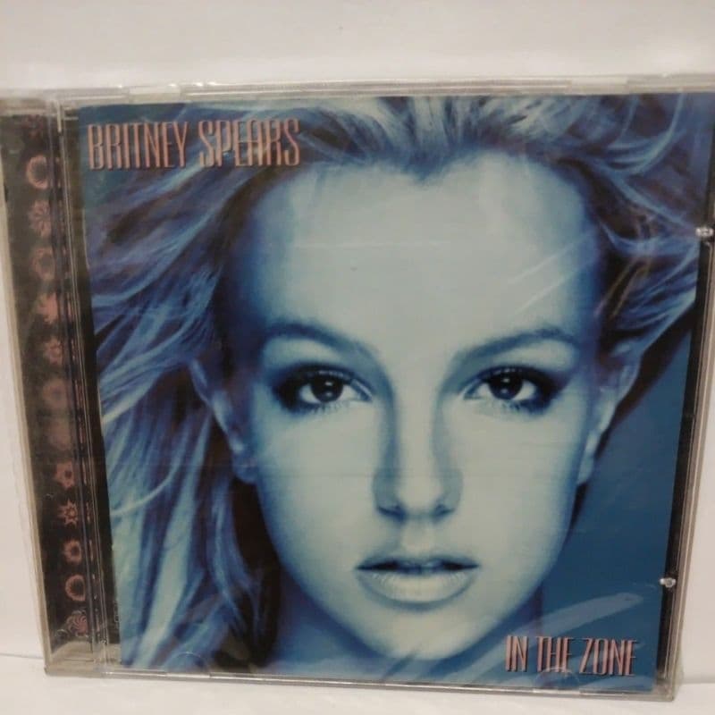 cd Britney Spears in the zone novo lacrado observação o cd e replica do original