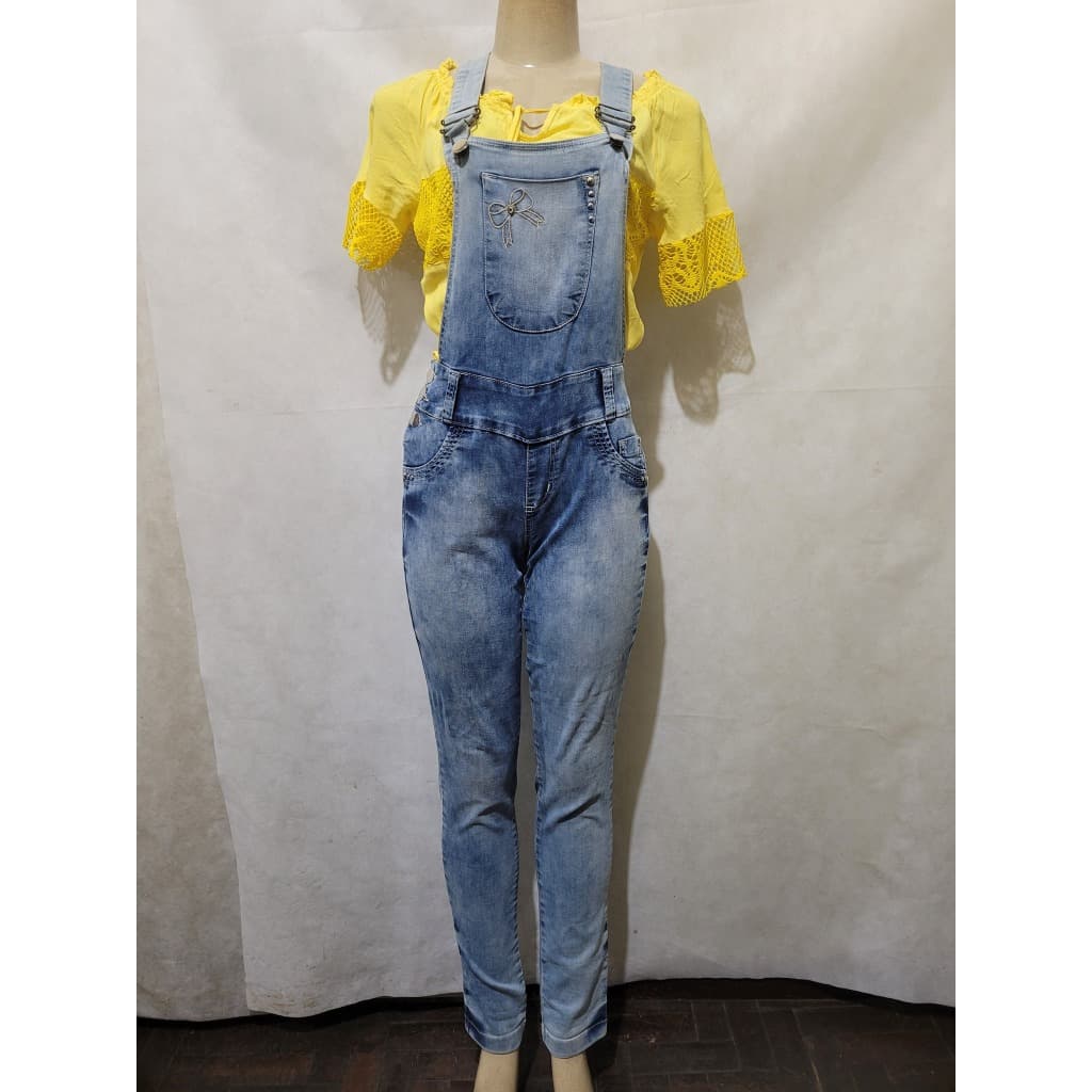 Macacão jardineira jeans tam M 42 WATER LUXE usado bom estado