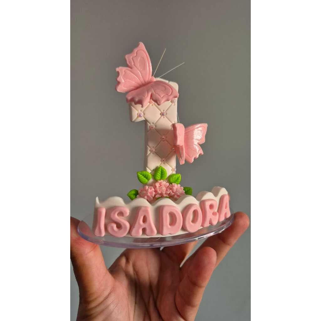 🦋✨ Topo de Bolo Jardim Encantado das Borboletas – Feito em Biscuit ✨🌸