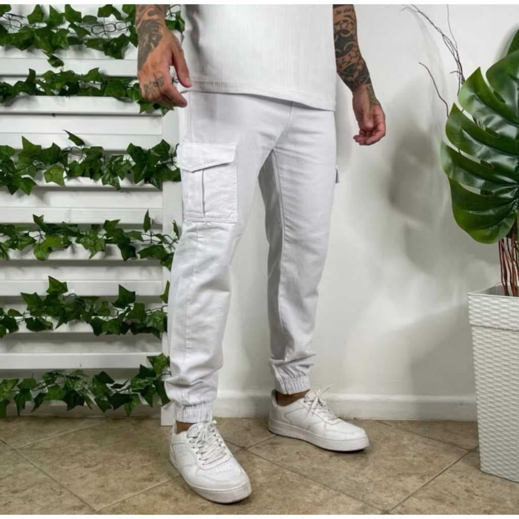 Calça Jogger Cargo Masculina Sarja Slim com Elástico e Cordão