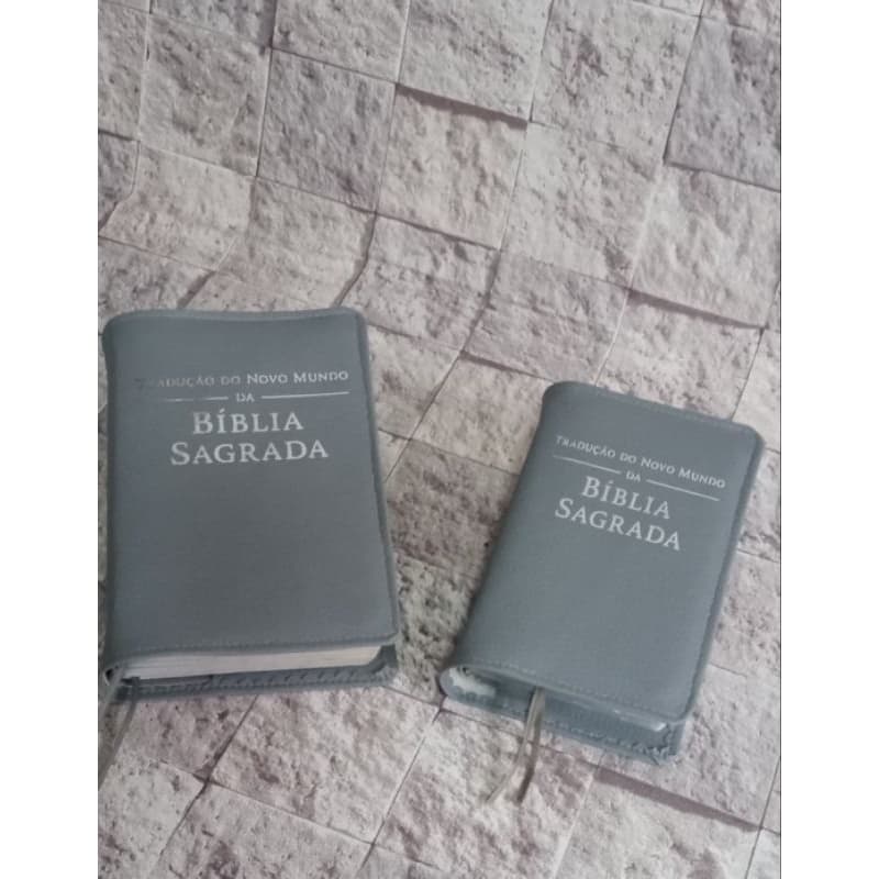 Capa de Bíblia Tradução do novo mundo sintético