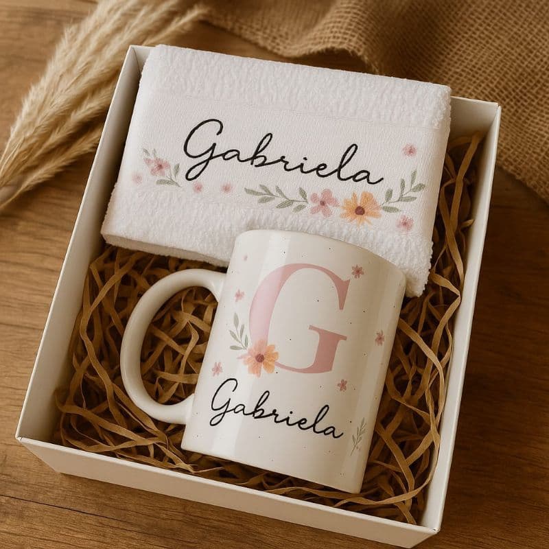Kit Caneca Personalizada + Toalhinha Presente Criativo Amiga Lembrancinha Festa Aniversário Noivado Casamento PRESENTE