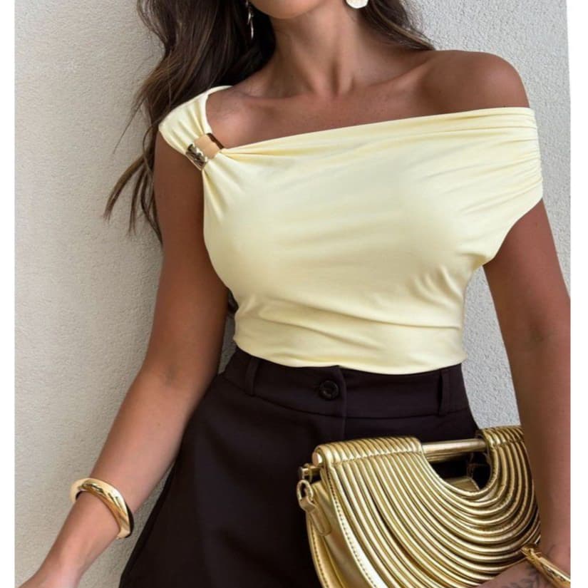 Blusa Feminina Elegante Suplex Premium Fivela Dourada Casual Trabalho Social Ombro a Ombro Ciganinha