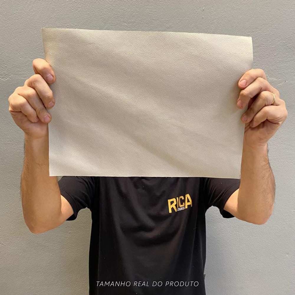 Painel de Couro Legítimo Tipo Fly 25x35cm – Placa Natural e Macia - Retalho Pedaço 10/12 linhas - Cor: Off White