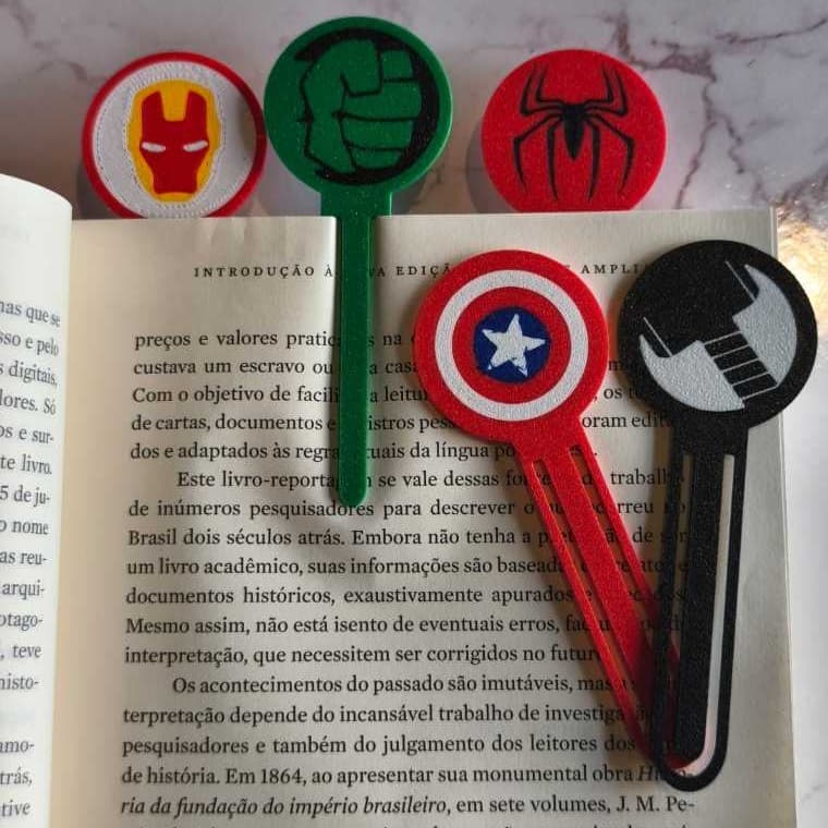 Kit com 5 marcadores de livros Heróis