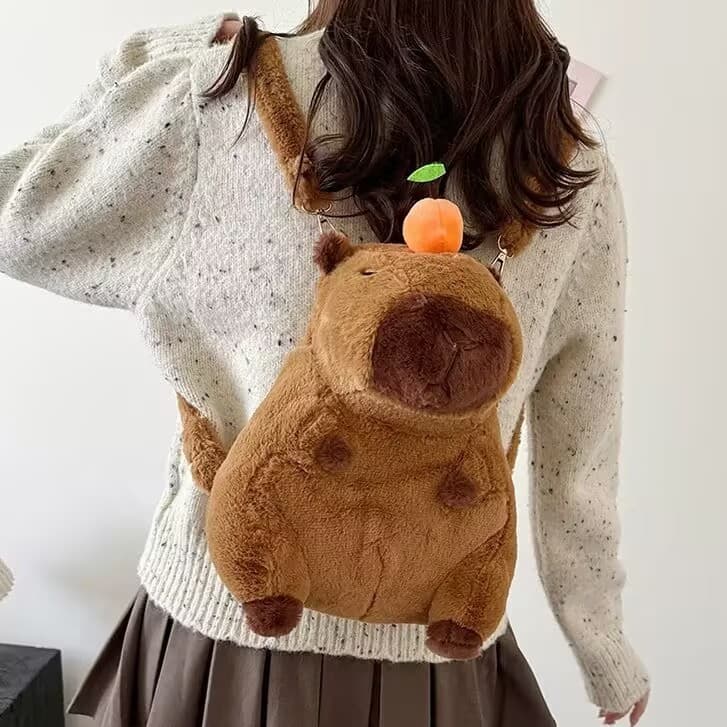 Mochila Infantil Feminina Temática Capivara De Pelúcia Super Fofa Crossbody E Mão Ideal Para Escola E Passeios Divertido