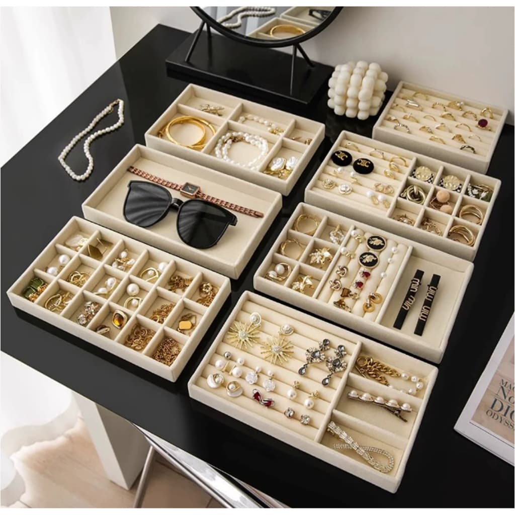 Kit 5 Bandejas Organizador Veludo de Porta Joias, Brincos, Anéis, Pulseiras, Relógios Modelos Diversos, Combinação Livre