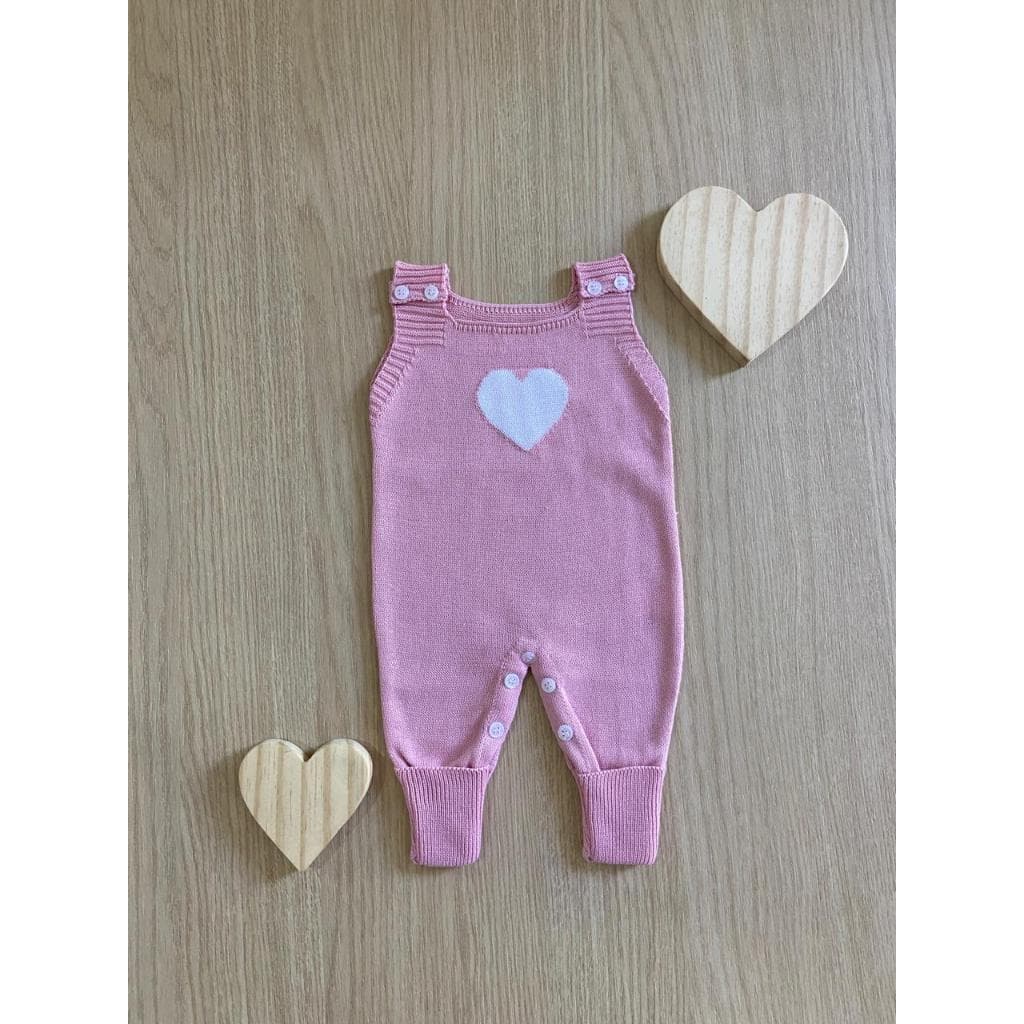 Salopete  Jardineira Coração Recem Nascido Vira Pé Menina RN Tricô Bebê Infantil